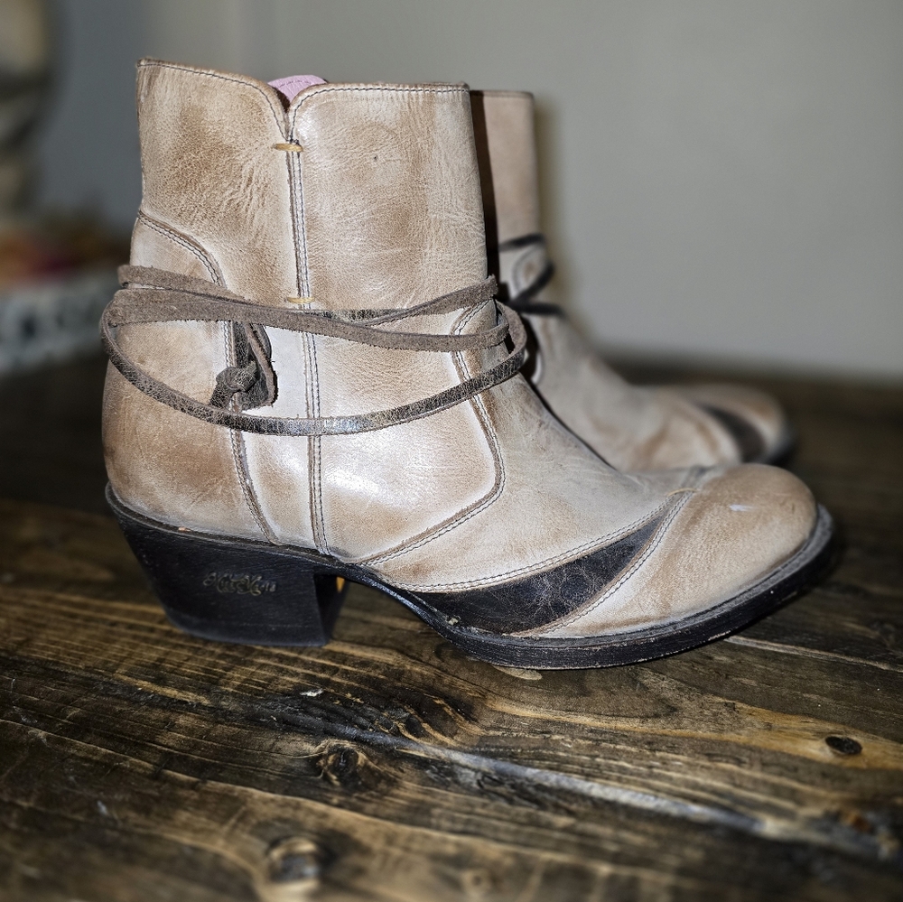 MISS MACIE LEATHER BOOTS, SIZE 7 NEW